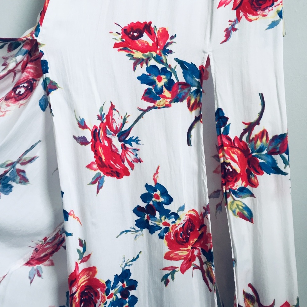 💝White Floral Maxi Dress - Picture 4 of 8